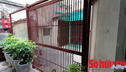 Phường Cửa Nam: Dân kêu khổ vì bỗng bị rào chắn, không thể sử dụng khu nhà tắm công cộng