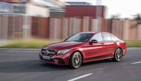 Mercedes triệu hồi gần 3 vạn xe C300 và AMG C43 mới vì lỗi pin, thị trường Việt Nam có bị ảnh hưởng?