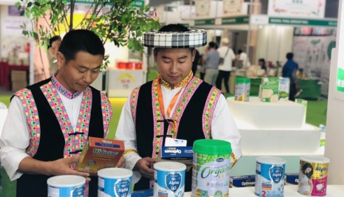 Người tiêu dùng Trung Quốc hồ hởi đón nhận sản phẩm Vinamilk sau khi nghị định thư được thông qua