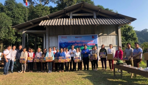 Lớp học tình thương: Chung tay vì tương lai tươi sáng hơn cho trẻ em vùng cao