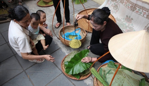 Hà Nội: Cốm làng Vòng được chứng nhận đăng ký nhãn hiệu