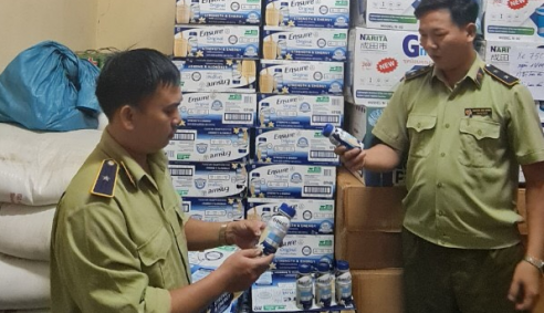 Phú Yên: Tạm giữ 5.700 chai sữa Ensure có dấu hiệu nhập lậu
