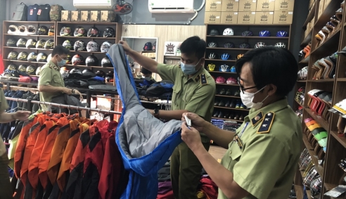 Đà Nẵng: Phát hiện nhiều cơ sở kinh doanh sản phẩm giả mạo nhãn hiệu THE NORTH FACE