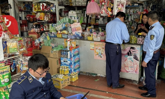Thái Nguyên: Tăng cường công tác kiểm tra an toàn thực phẩm tại cổng trường