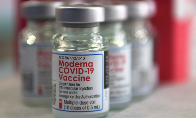 Pfizer giành quyền tạm hoãn vụ kiện bằng sáng chế vaccine COVID-19 của Moderna