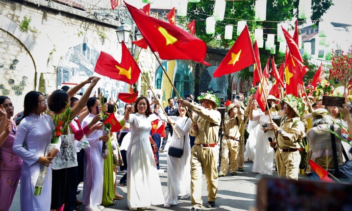 Hà Nội: Mỗi hộ gia đình được tặng 1 lá cờ Tổ quốc dịp kỷ niệm 70 năm Giải phóng Thủ đô