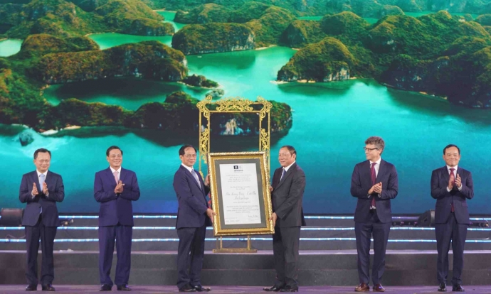 Vịnh Hạ Long - Quần đảo Cát Bà đón nhận Di sản thiên nhiên thế giới liên tỉnh đầu tiên của Việt Nam