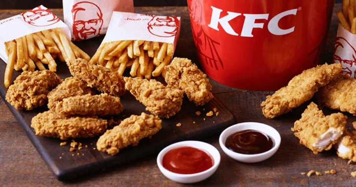 thuc hu thong tin KFC va McDonald's ban thit ga bien doi gen a
