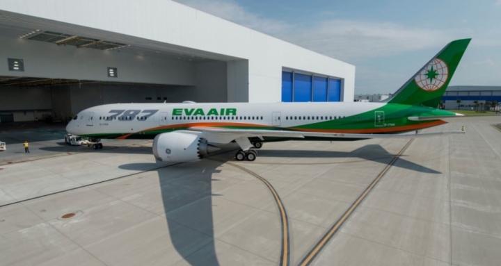 vi-sao-hang-hang-khong-eva-air-lien-tuc-huy-chuyen-bb-baaacpWbqB