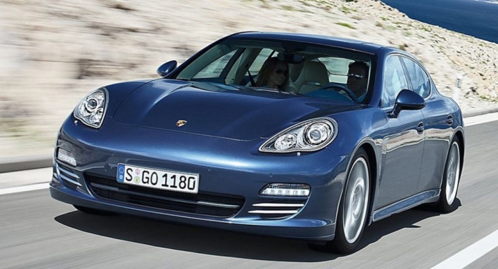 trieu hoi 18.000 xe Porsche Panamera va Cayenne a