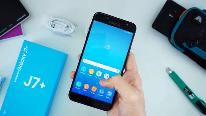 Samsung Galaxy J7+
