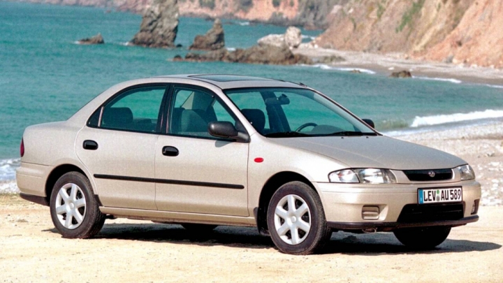 Mazda 323 1996
