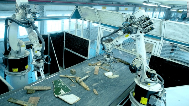 130606123606-zrr-robot-sorts-waste-horizontal-large-gallery
