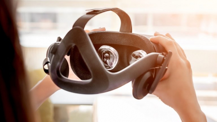 vr-head-mounted-display-768x432