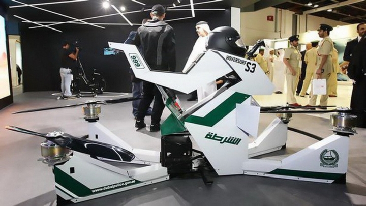 mau-moto-bay-cua-canh-sat-dubai-1509959747851