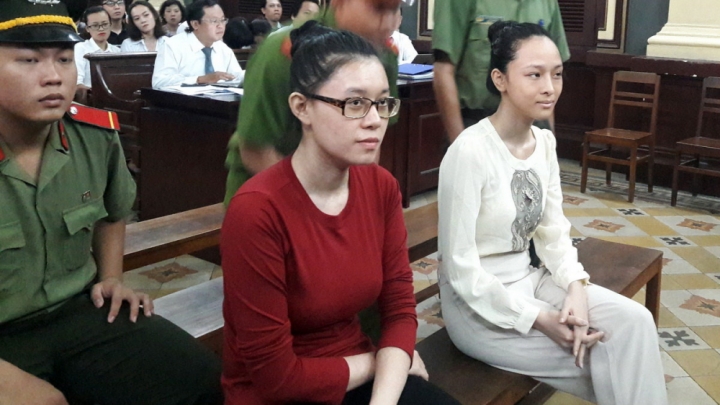 hoa-hau-phuong-nga-1498115113