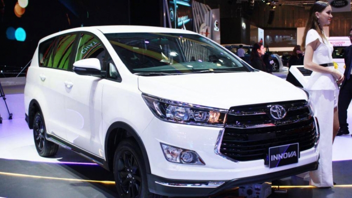 toyota-innova-phien-ban-cai-tien-2018-co-mau-ngoai-that-trang-ngoc-trai-moi-di-kem-nang-cap-ve-trang-bi-an-toan-tren-cac-phien-ban-2-1565327827-width1004height565