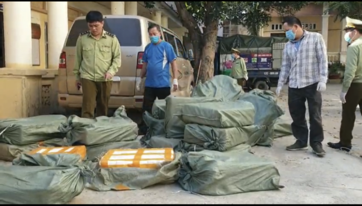 nam-lon-ban-thuc-pham-ban