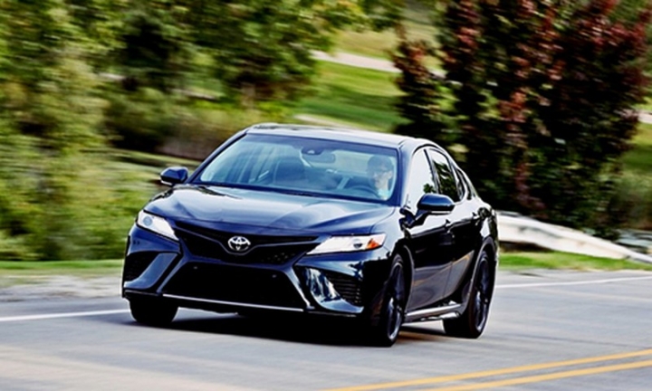 trieu-hoi-xe-toyota-camry-2019-vi-loi-tui-khi-no-nham