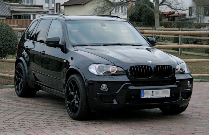 trieu hoi xe BMW