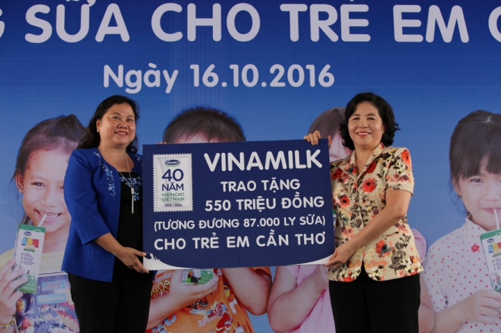 12-nam-vi-su-menh-de-moi-tre-em-deu-duoc-uong-sua-moi-ngay-hinh-anh01122229336