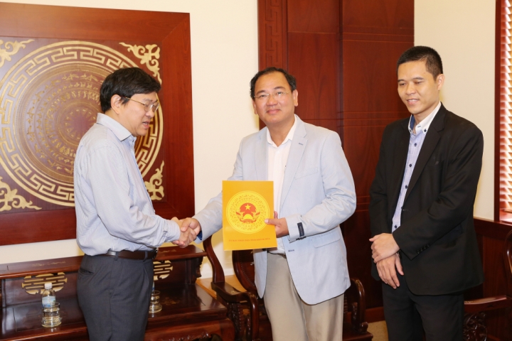 viet uc group