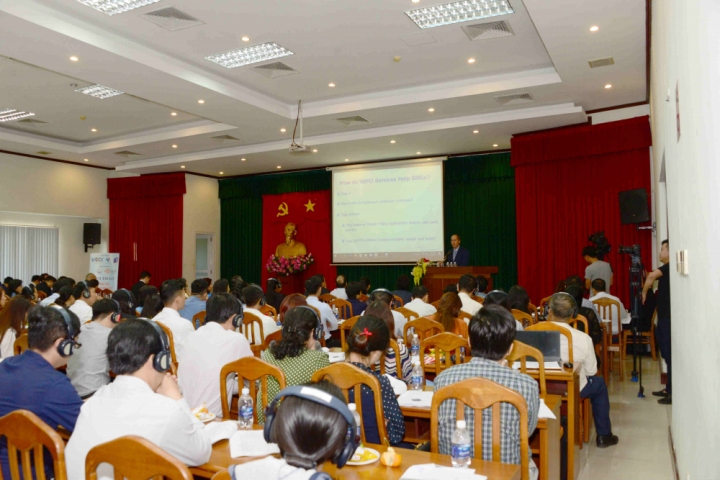 hoi thao 1