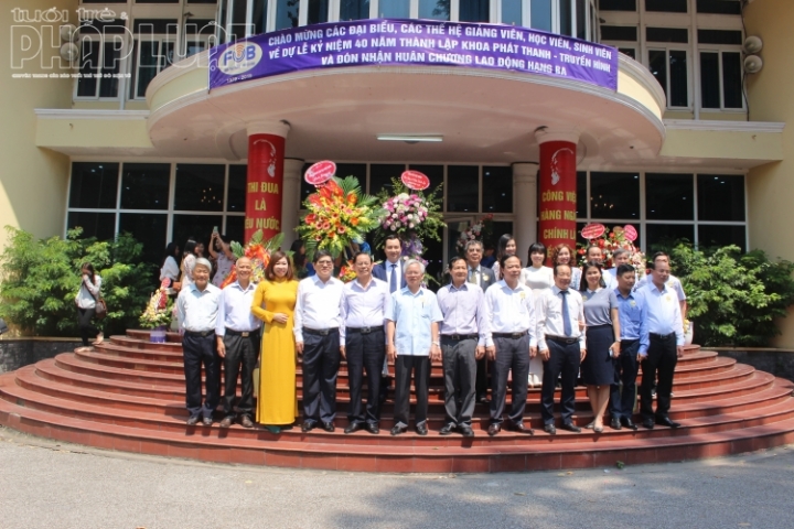 khoa phat thanh truyen hinh 2