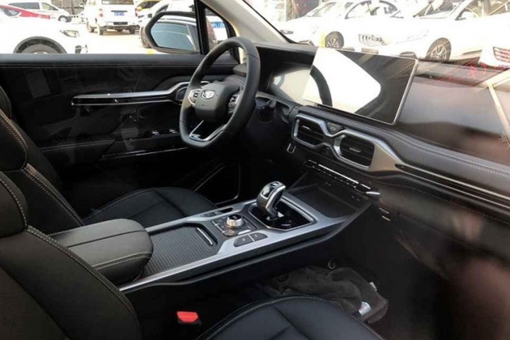 Cadillac XT6 1