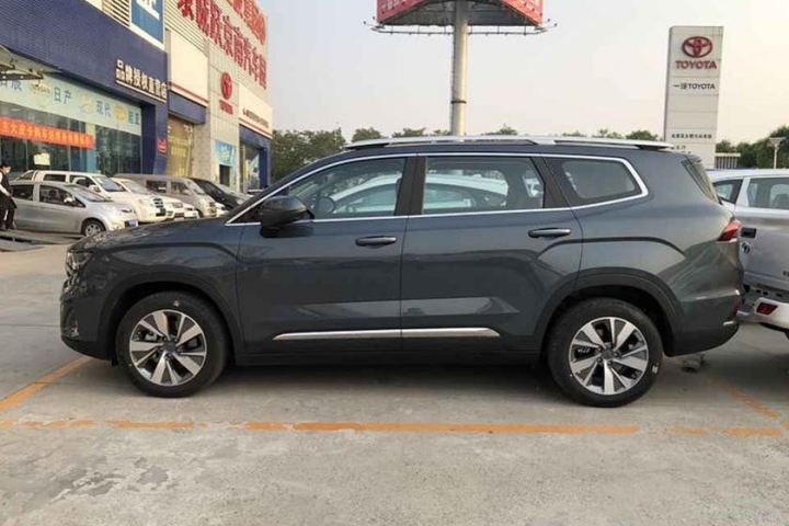 Cadillac XT6 2