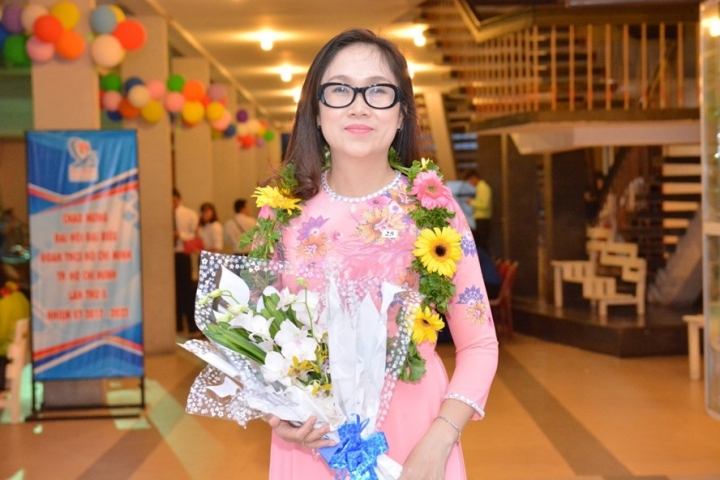 duong thi thuy van 2