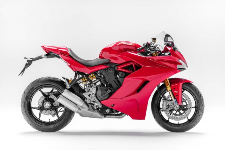 2017-ducati-supersport-s-06-0643588