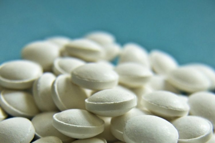 pills-drugs-white-1200-750x500