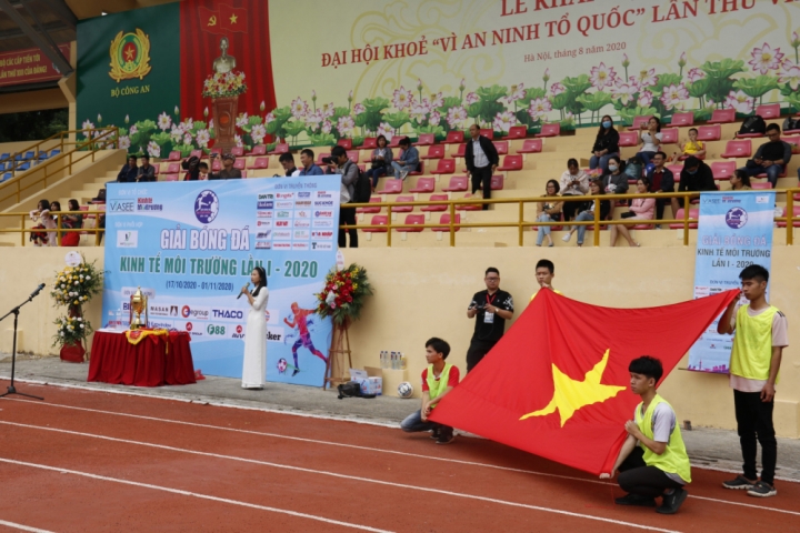 15-1602927439-khai-mac-giai-bong-da-kinh-te-moi-truong-lan-1-2020-ktmt14
