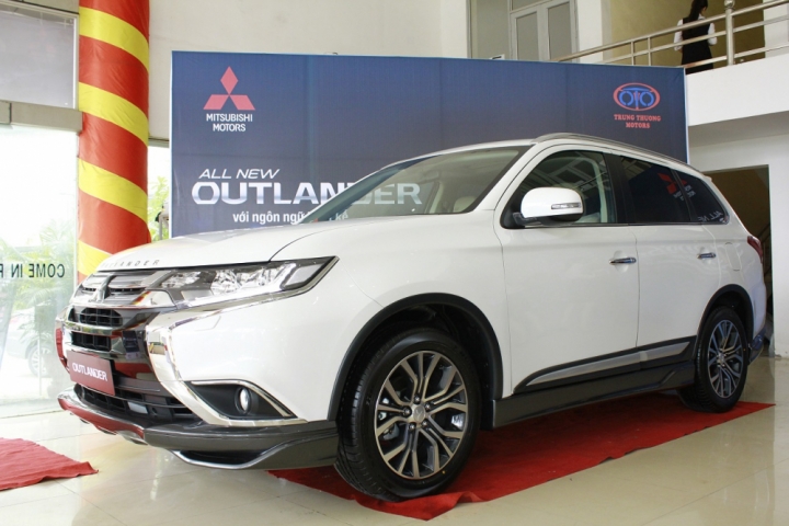 xe-mitsubishi-outlander-1