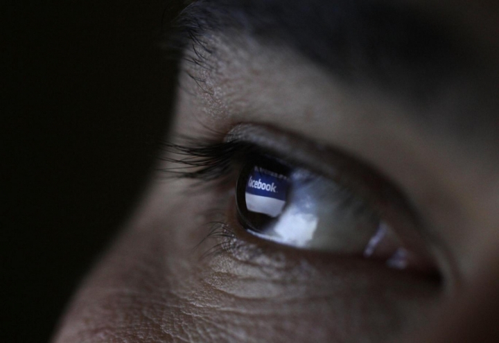Facebook du kien ra mat thiet bi giao tiep bang song nao vao thang 4 toi