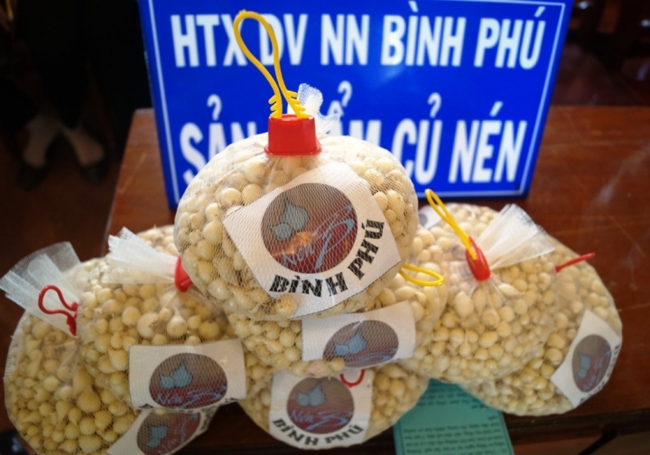 nen binh phu cap giay chung nhan dang ky nhan hieu