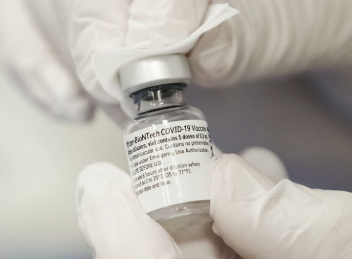 vaccine covid19 cua Pfizer BioTech co the vo hieu hoa bien chung moi cua virus sars cov 2