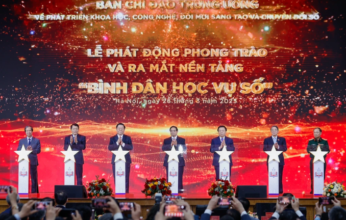 Thủ tướng Phạm Minh Chính phát động phong trào 'Bình dân học vụ số'