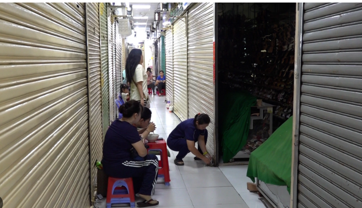 Gần 3.000 hộ kinh doanh Hà Nội đóng cửa: 'Nỗi lo hàng giả' hay vì chính sách thuế?