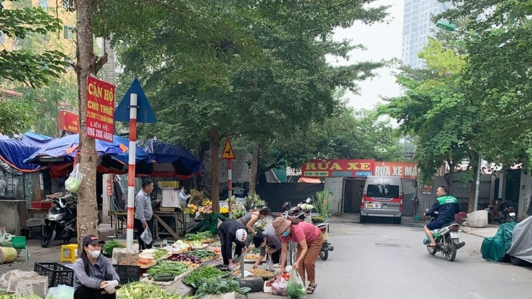 Hà Nội: Khẩn trương xử lý dứt điểm tình trạng 'chợ cóc', 'chợ tạm'